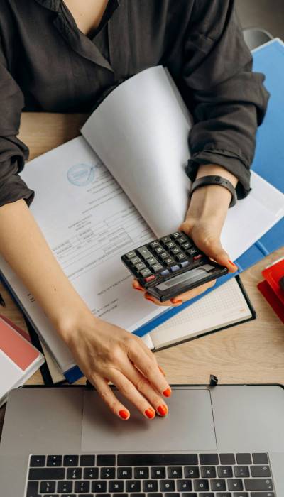 pexels-mikhail-nilov-8296981